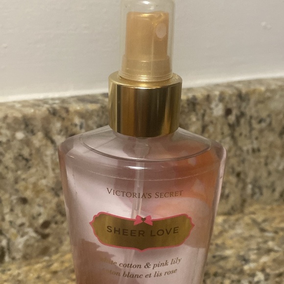 VICTORIA’S SECRET SHEER LOVE FRAGRANCE MIST - Picture 7 of 8
